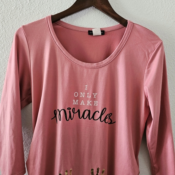 Violet & Ruby maternity top size L (?) mauve ruching 3/4 sleeve soft handprints - Picture 2 of 7